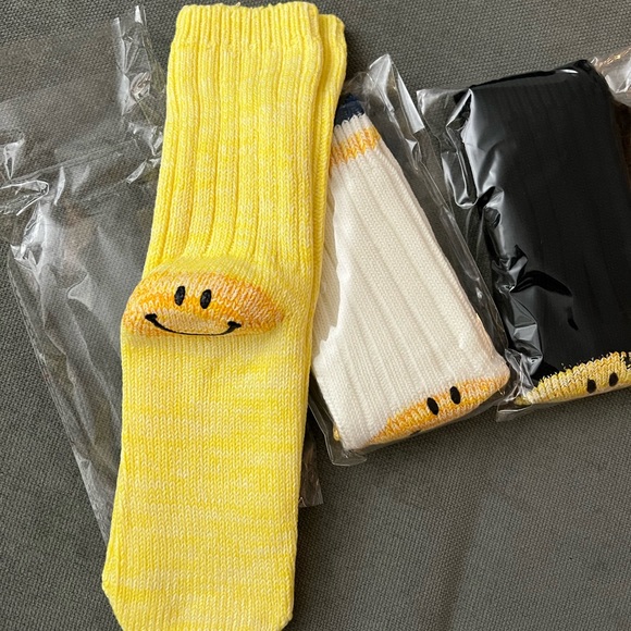 New Three Pairs - Smiley Face Cotton Socks for Women - Picture 5 of 9